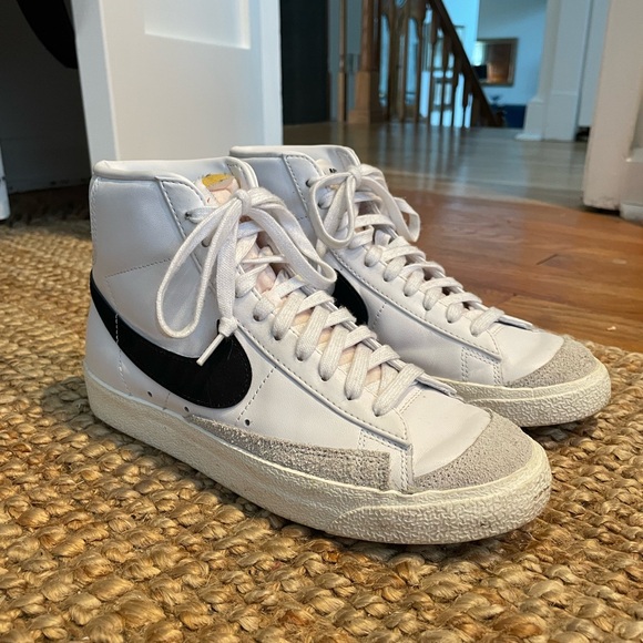 Nike Shoes - Nike Blazer Mid ‘77